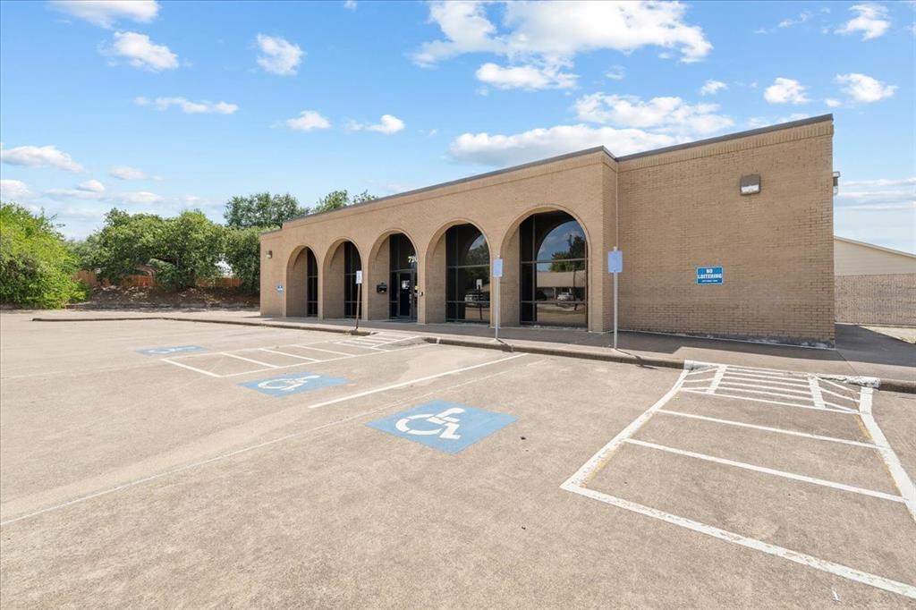 720 N Beaton Street - Photo 1