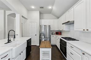 1592 Mahogany Drive - Photo 15