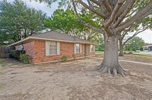 1515 Blackwell Drive - Photo 3