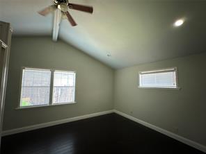 906 Hawthorne Drive - Photo 5