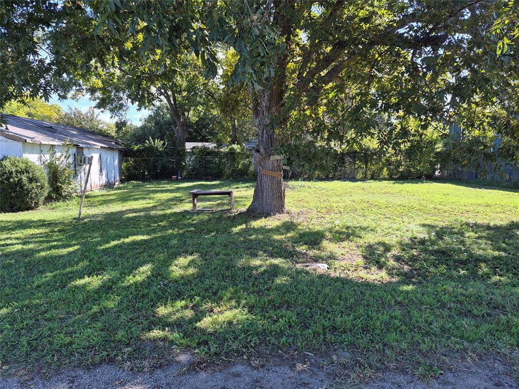 421 Daytona Avenue - Photo 1