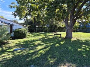 421 Daytona Avenue - Photo 3