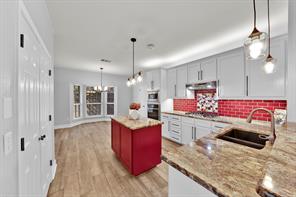 1410 Macrae Court - Photo 16