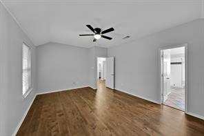 1410 Macrae Court - Photo 29