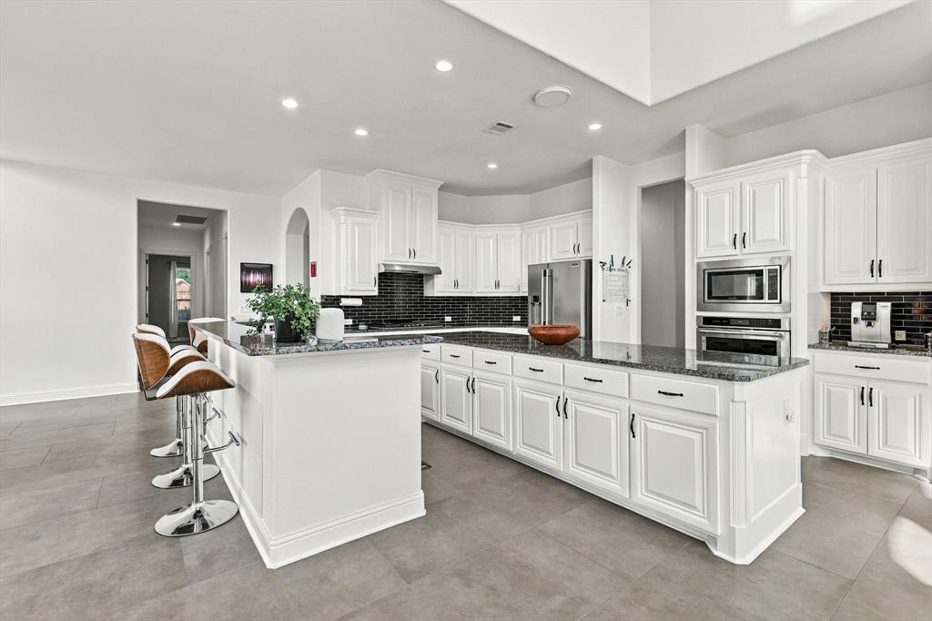6301 Napoli Circle - Photo 9