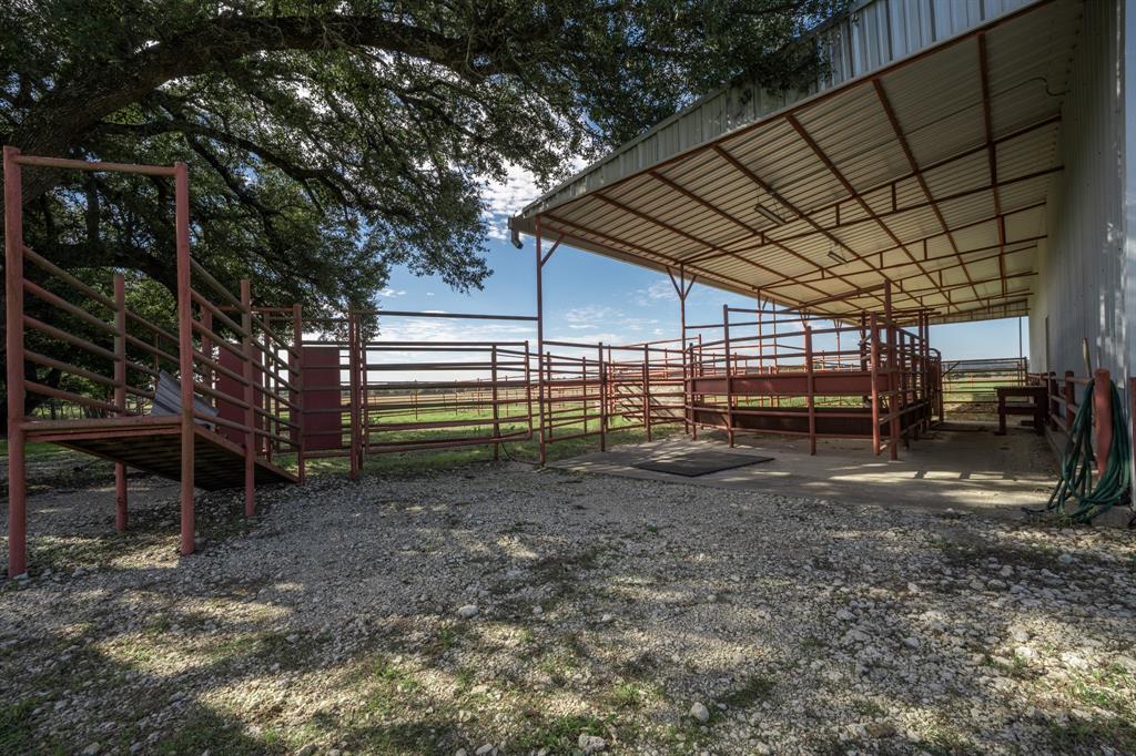 487 Private Road 2138 - Photo 8