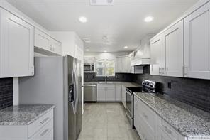 1919 Camden Way - Photo 6