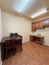 305 W Rock Island Avenue - Photo 8