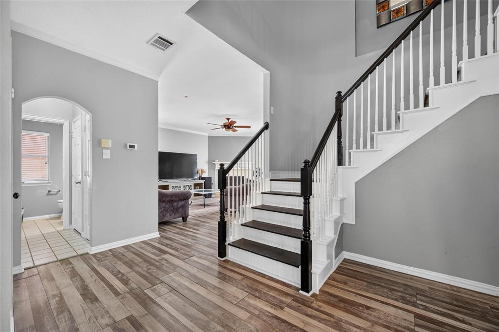 5726 Remington Drive - Photo 8