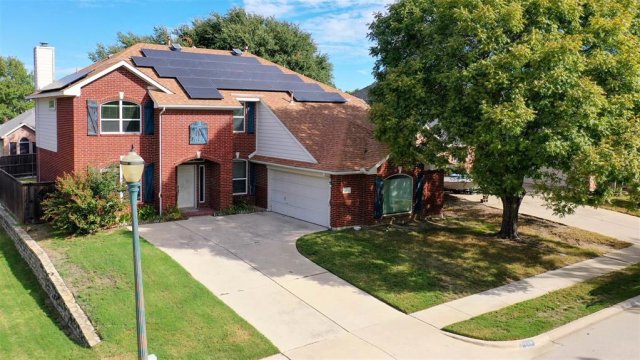 3804 Creek Hollow Way