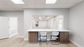 814 W Broadway - Photo 10