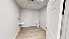 814 W Broadway - Photo 17