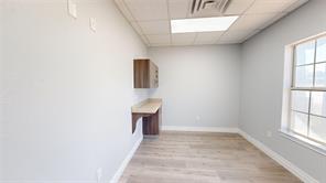 814 W Broadway - Photo 18