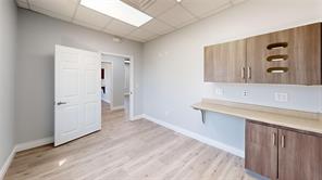 814 W Broadway - Photo 19