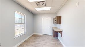 814 W Broadway - Photo 20