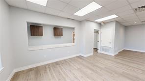814 W Broadway - Photo 5