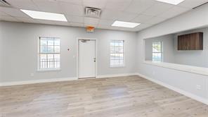 814 W Broadway - Photo 6