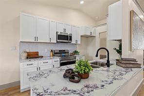 5317 Colonial Drive - Photo 2