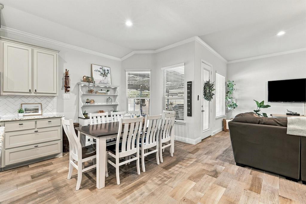 924 Plaza Lane - Photo 11