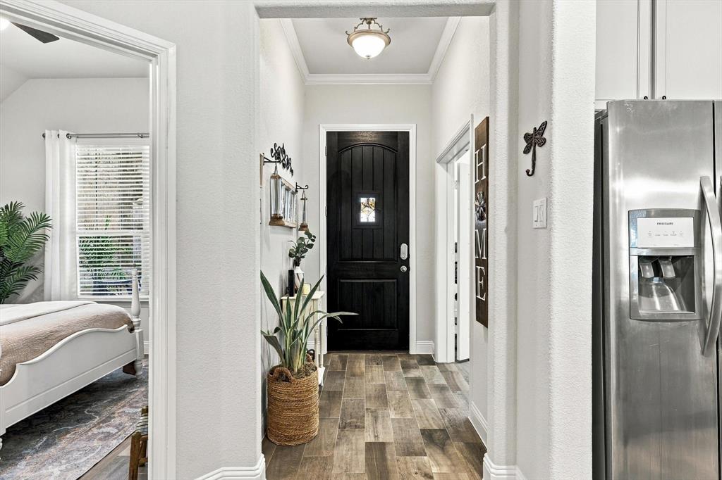 924 Plaza Lane - Photo 3