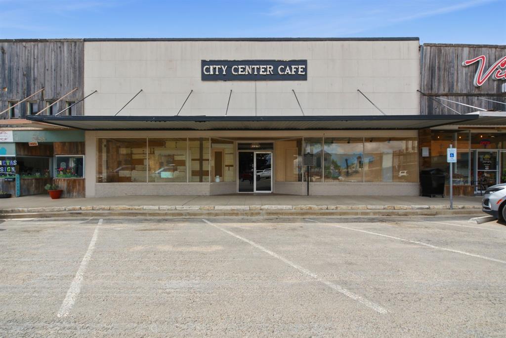 127 N Houston Street - Photo 1