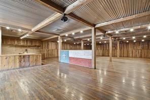 127 N Houston Street - Photo 2