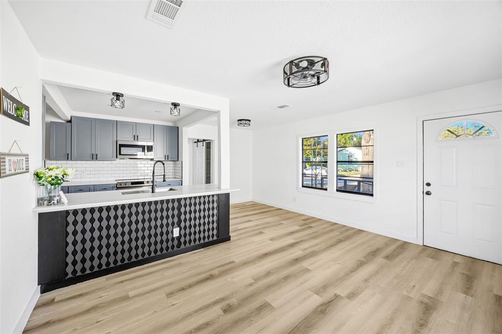 604 Ford Street - Photo 2