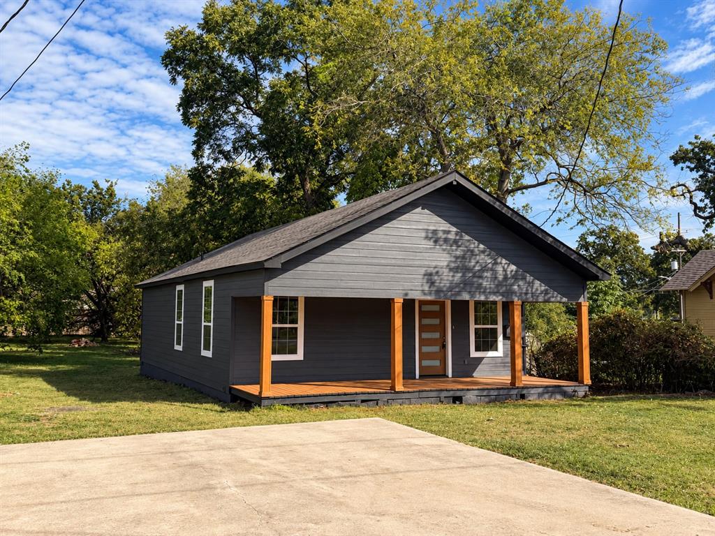611 Wilson Street - Photo 2