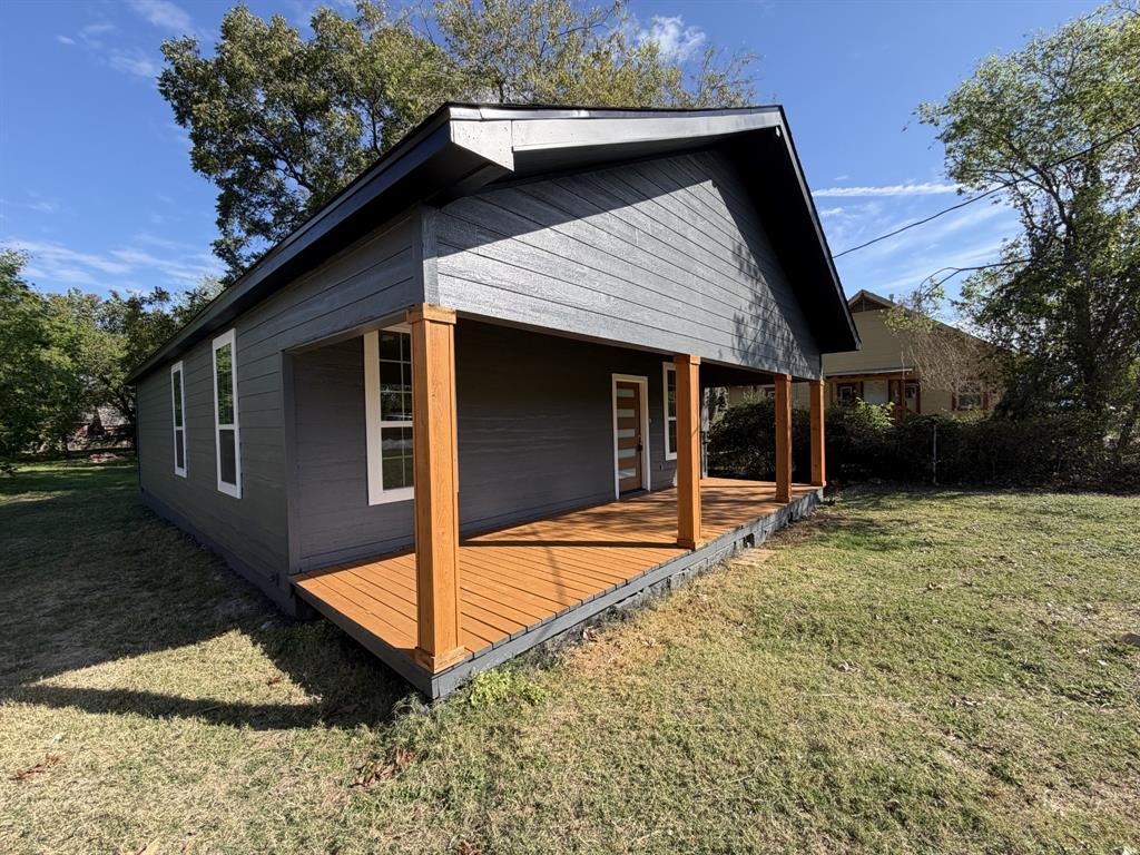 611 Wilson Street - Photo 3