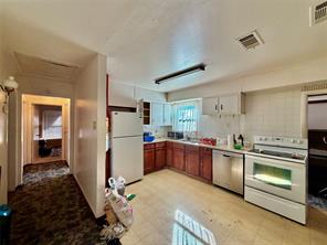 1205 Sylvan Drive - Photo 13