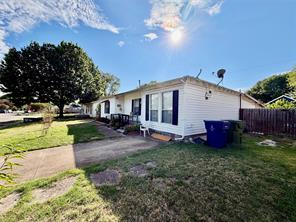 1205 Sylvan Drive - Photo 4