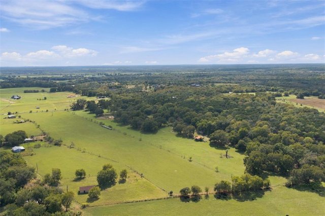 145 Private Road 3670