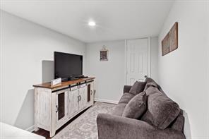 207 N Tarrant Street - Photo 28
