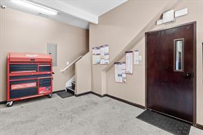 207 N Tarrant Street - Photo 33