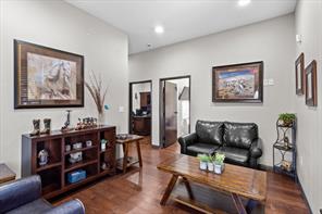207 N Tarrant Street - Photo 4