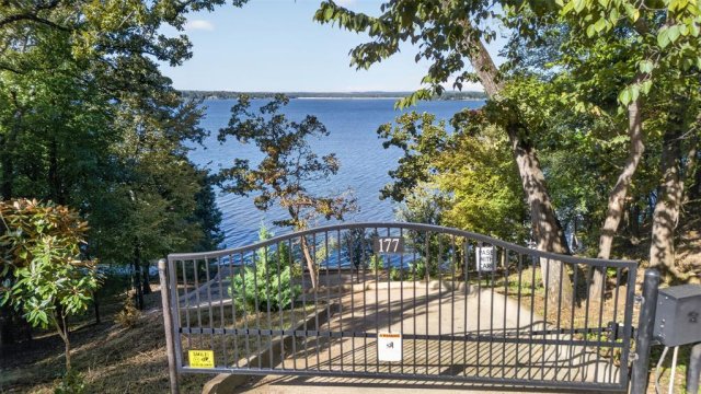 177 Lake Bluff Drive Drive N