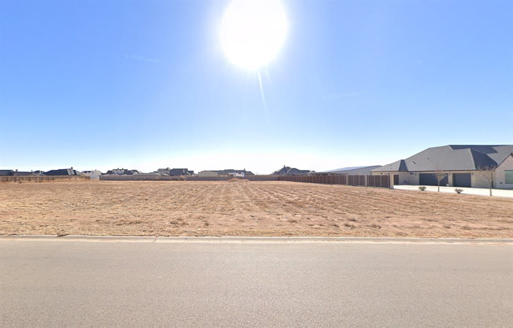 5325 County Road 7670 - Photo 2