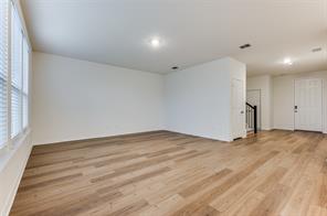 2704 Goldfinch Drive - Photo 3