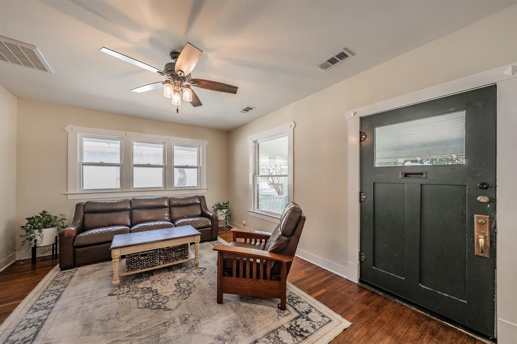 1928 Fairmount Avenue - Photo 6