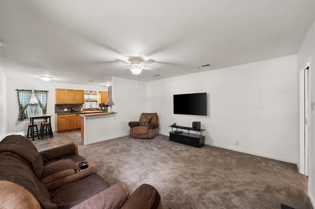 405 Moody Street - Photo 10