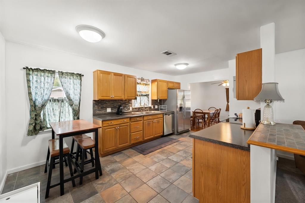 405 Moody Street - Photo 15