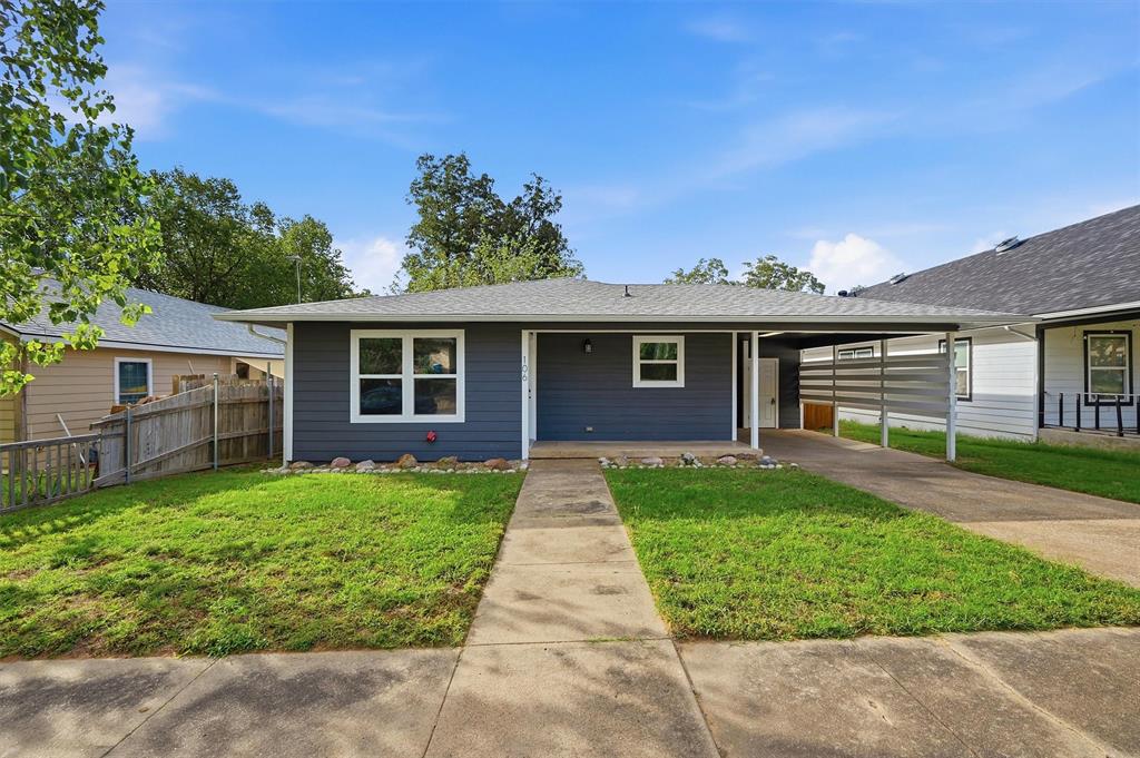 106 E Heron Street - Photo 1
