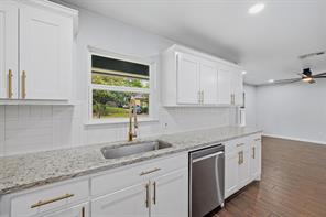 106 E Heron Street - Photo 11