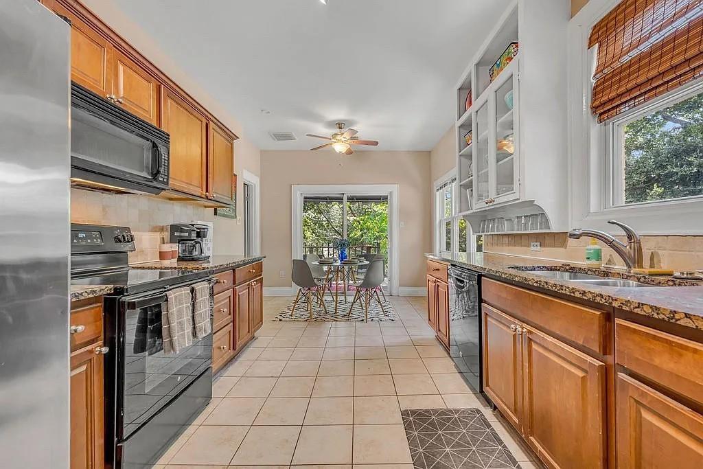4301 Vandelia Street - Photo 8