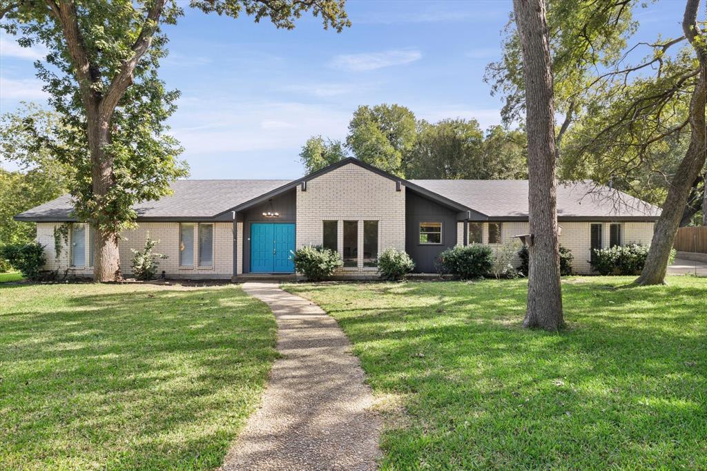 1013 Fairway Road - Photo 1