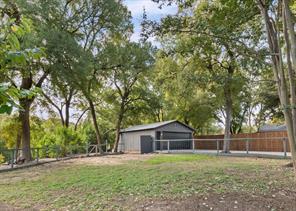 1013 Fairway Road - Photo 32