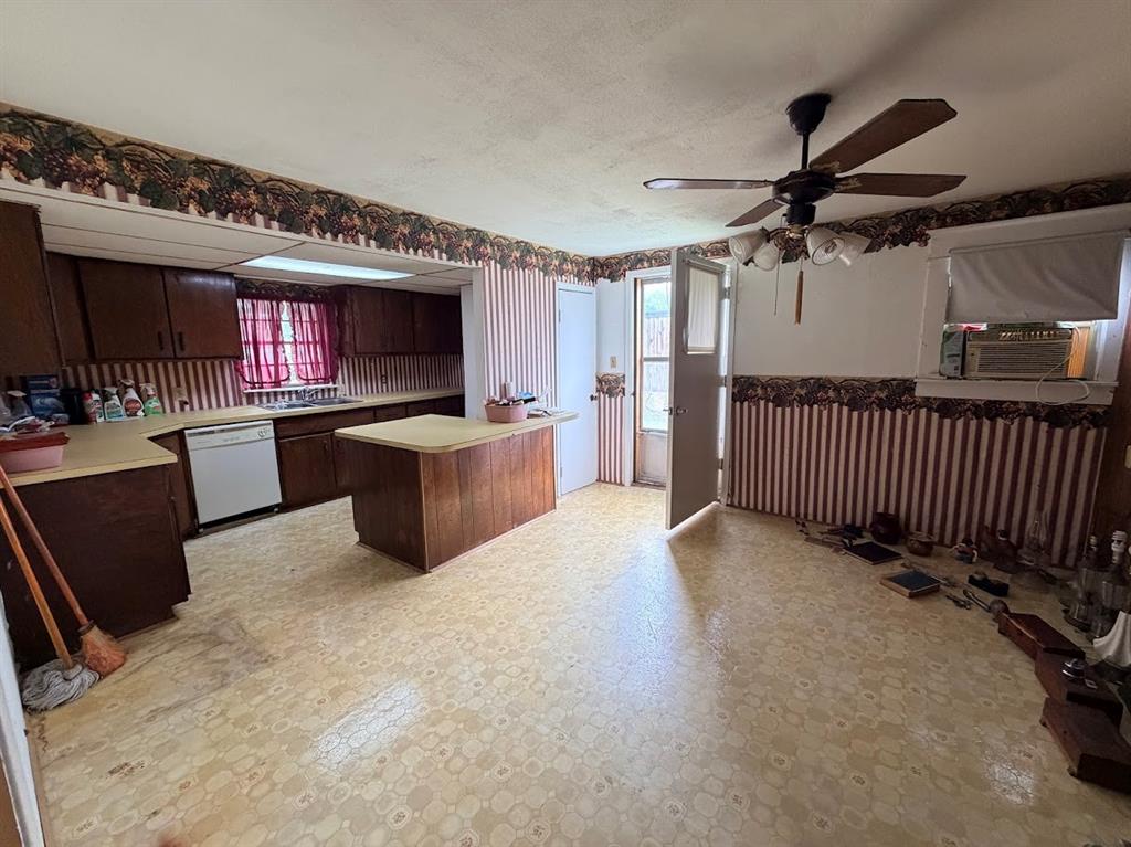 105 E 3rd Street - Photo 19