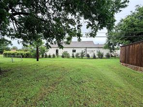 105 E 3RD Street - Photo 7