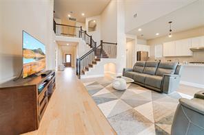 707 Gatecrest Drive - Photo 2