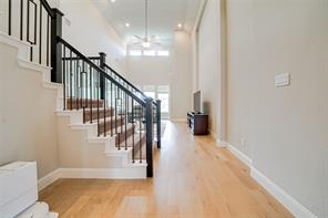707 Gatecrest Drive - Photo 4